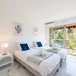 Διαμέρισμα Spacious 2-br In A With Pool *