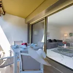 Διαμέρισμα Spacious 2-br In A With Pool