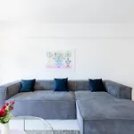 Διαμέρισμα Spacious 2-br In A With Pool *