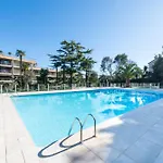 Spacious 2-br In A With Pool * Κάννες