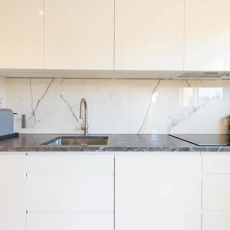 Apartamento Spacious 2-br In A With Pool