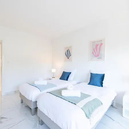 Apartment Spacious 2-br In A With Pool *