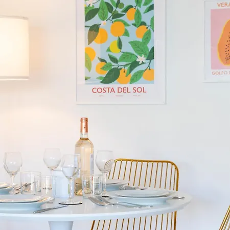 Spacious 2-br In A With Pool *