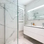 Spacious 2-br In A With Pool