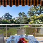 Spacious 2-br In A With Pool Apartmán