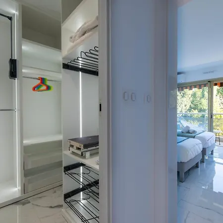 Spacious 2-br In A With Pool * 戛纳