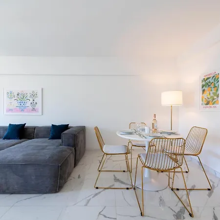 Spacious 2-br In A With Pool *